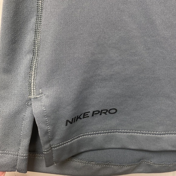 Nike Pro dri fit tee shirt, gray. Size small - Picture 2 of 8